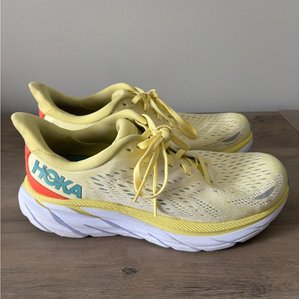 Great Condition Hoka Clifton 8 in Yellow Pear/Sweet Corn - 7.5